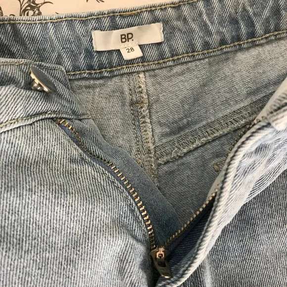 BP Jeans | Light Wash | Size 28 - Picture 9 of 11